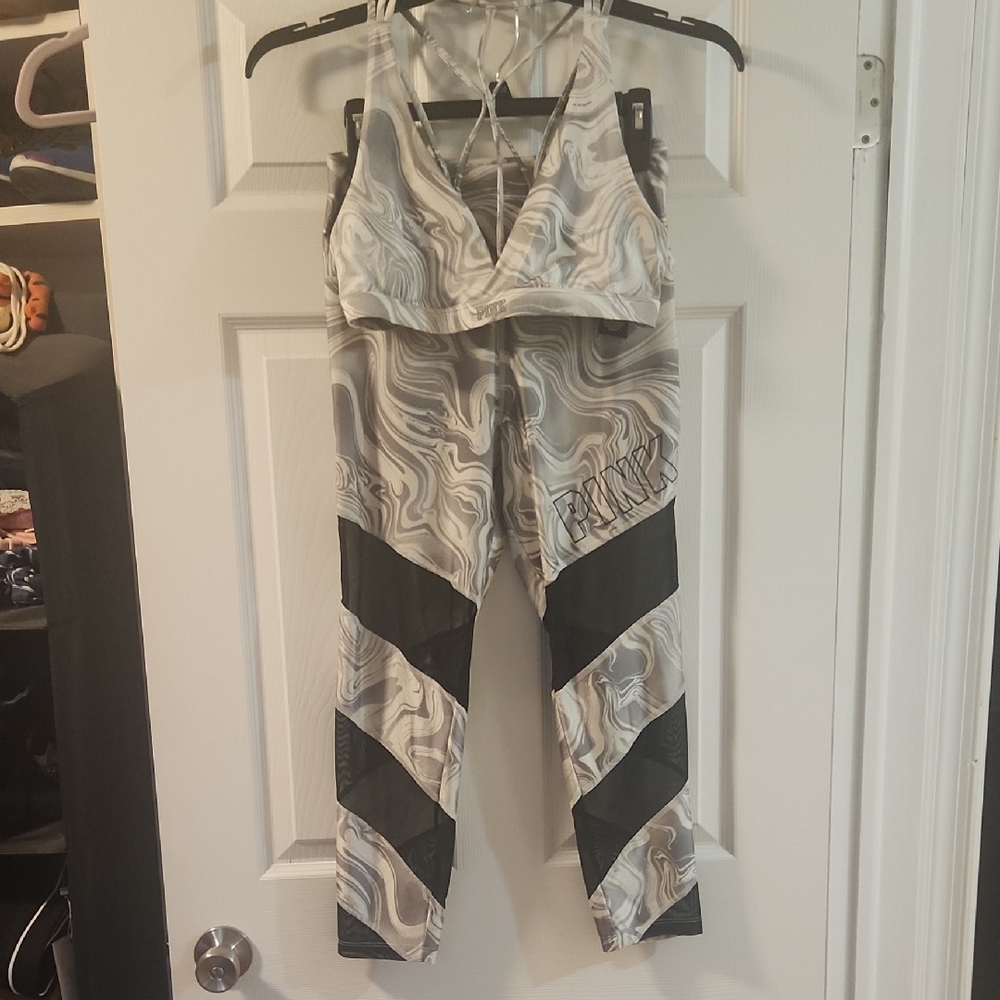 EUC-Victoria's Secret/Pink,Sz.Large Gray and Black Women's Leggings & Sports Bra